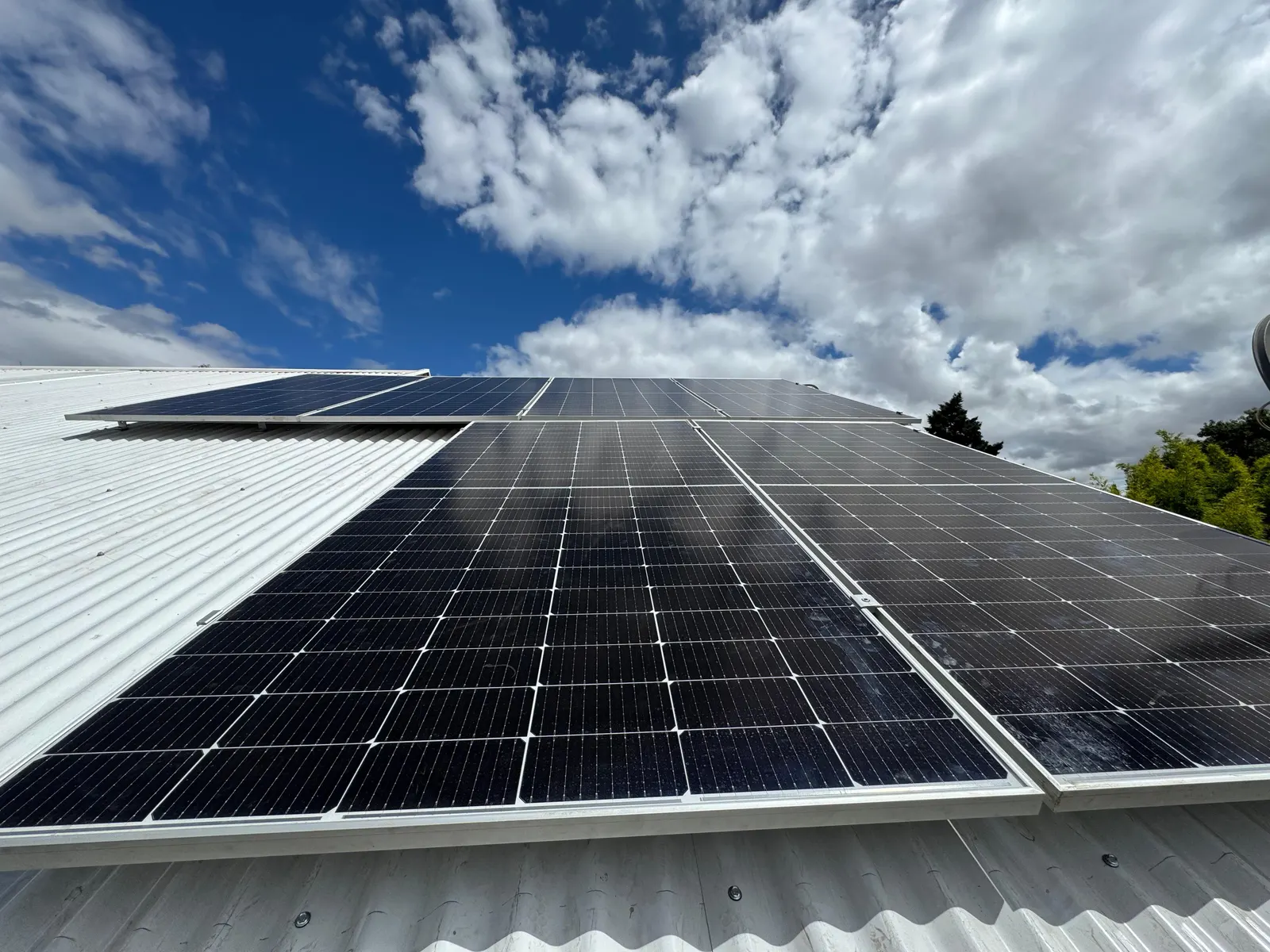 Proyecto fotovoltaico N°20 instalado por Apex Electric en Ñuble, Biobío o Maule